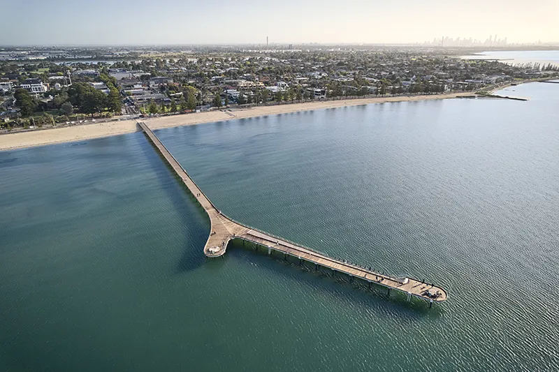 699_00_8483-urban_altona-pier_peter-clarke-jpg